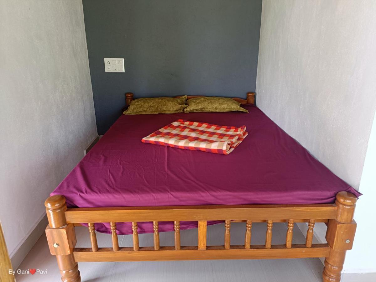 Golden Wings Cafe Otel Gokarna  Dış mekan fotoğraf